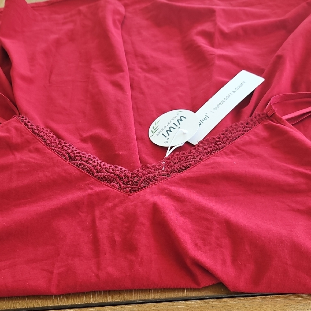 NWT WIWI COMFY  LONG CAMI